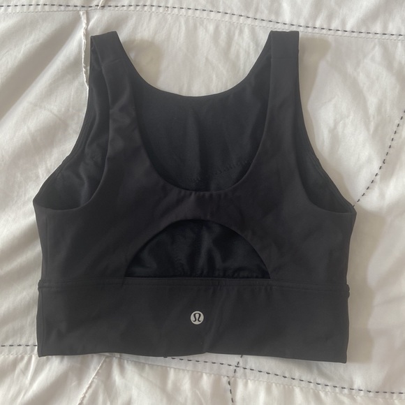 Lulu sports bra top - Picture 2 of 4